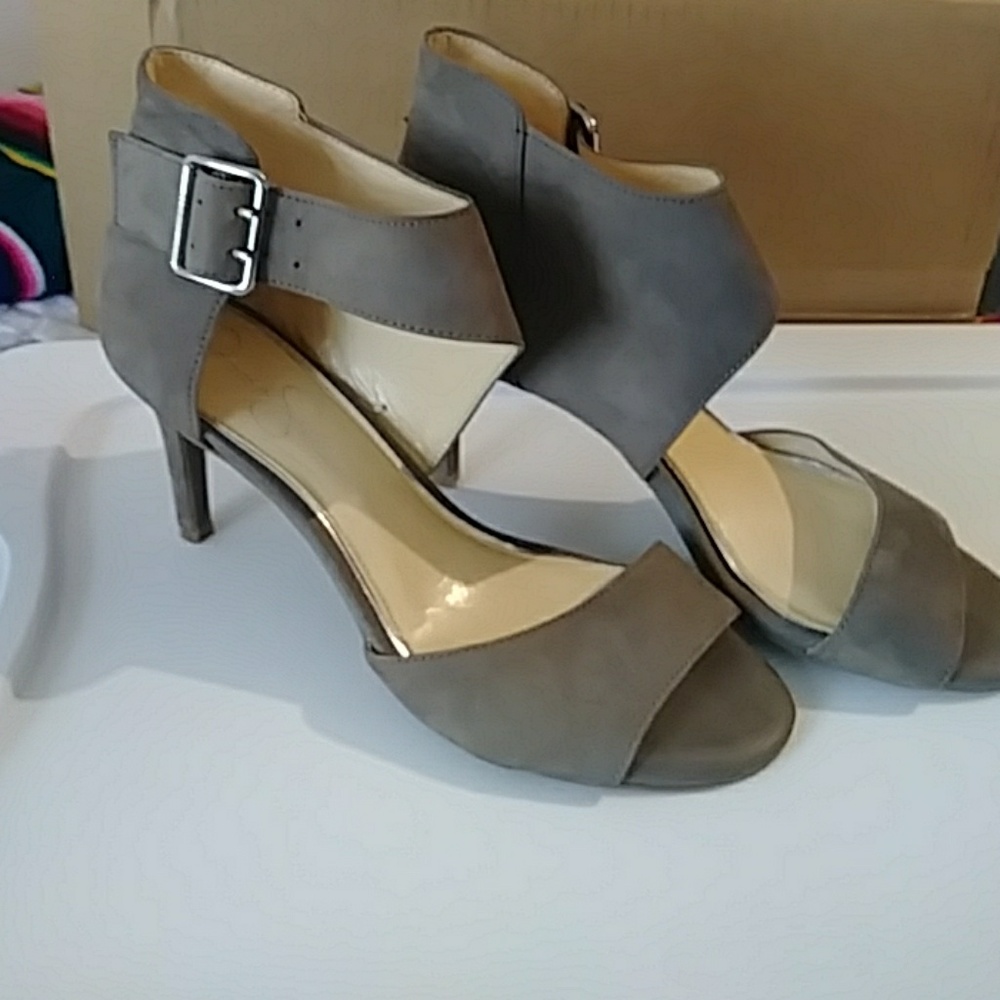 Jessica Simpson heels